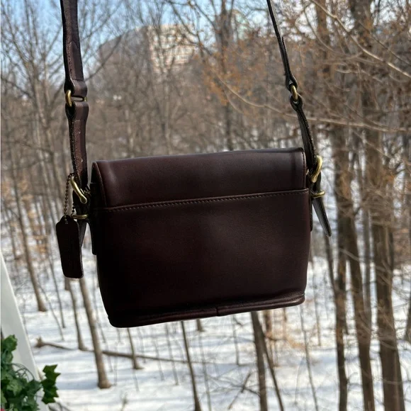 Vintage Coach Equestrian Small Flap Bag | Glovetanned Leather | 9801 | 1997 USA - Picture 6 of 16